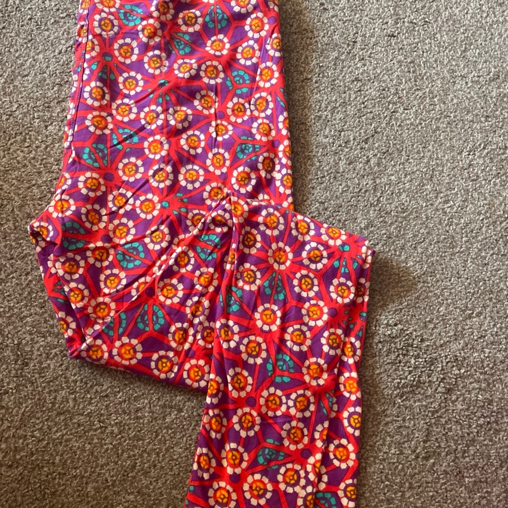 LuLaRoe Floral Patterned Leggings - Red and Purple